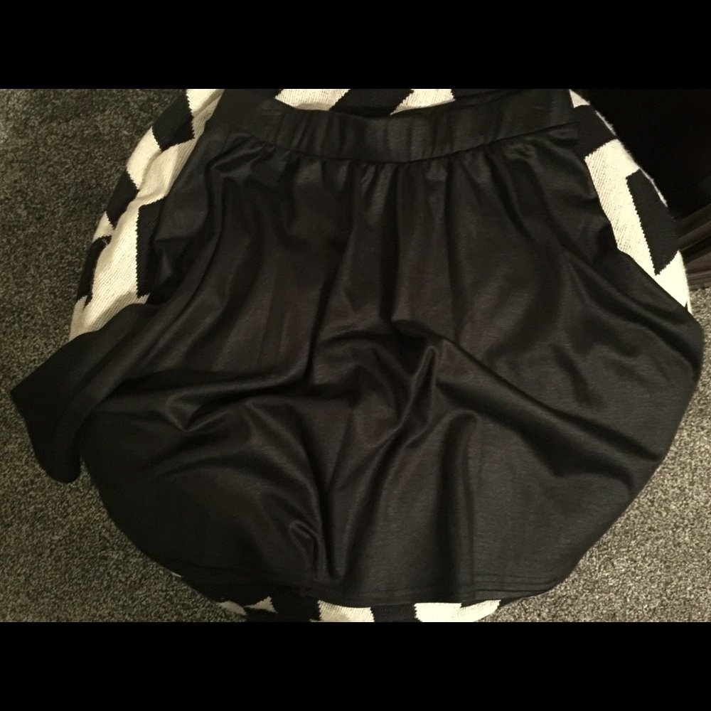 Pleated skirt